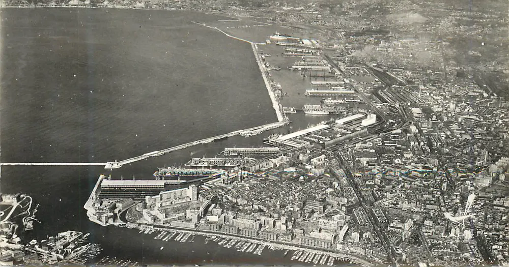 Porto de Marselha — vista aérea — editor não identificado - Frente